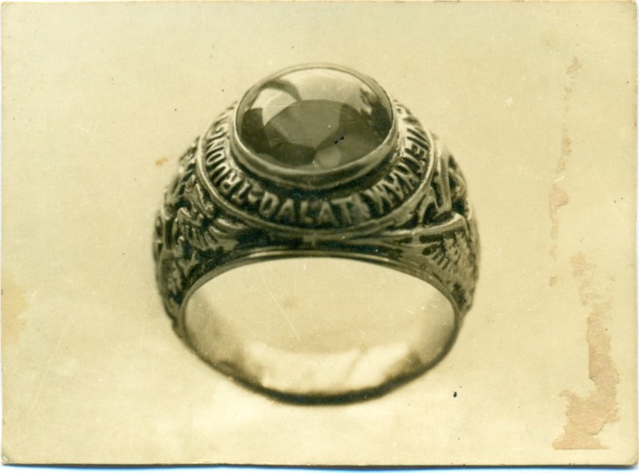 Nhẫn truyền thống