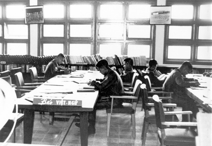 Thu Viên Truong Si quan Dà Lat voi 855 hoc viên